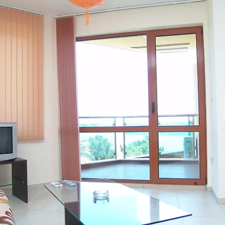 Апартхотел съни бей