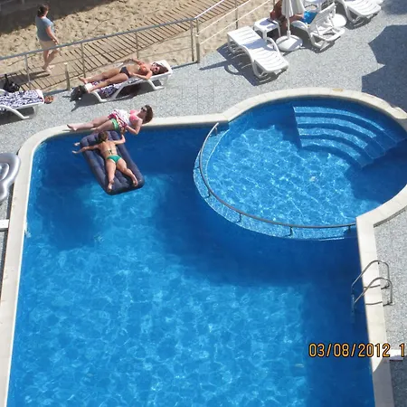 Апартхотел съни бей