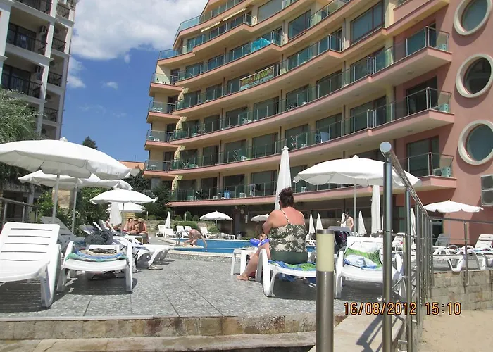 Sunny Bay Lejlighedshotel 3*