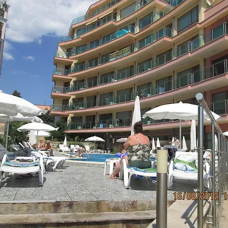 Sunny Bay Апарт-отель 3*