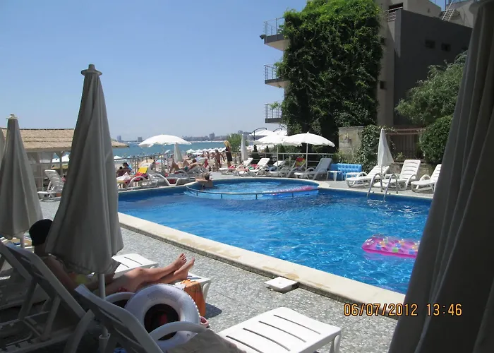 Sunny Bay Апарт-отель