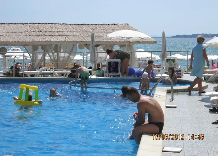 Sunny Bay Апарт-отель 3*